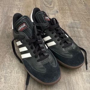 Classic Adidas Men’s Samba, Black/White, Indoor Soccer Shoes